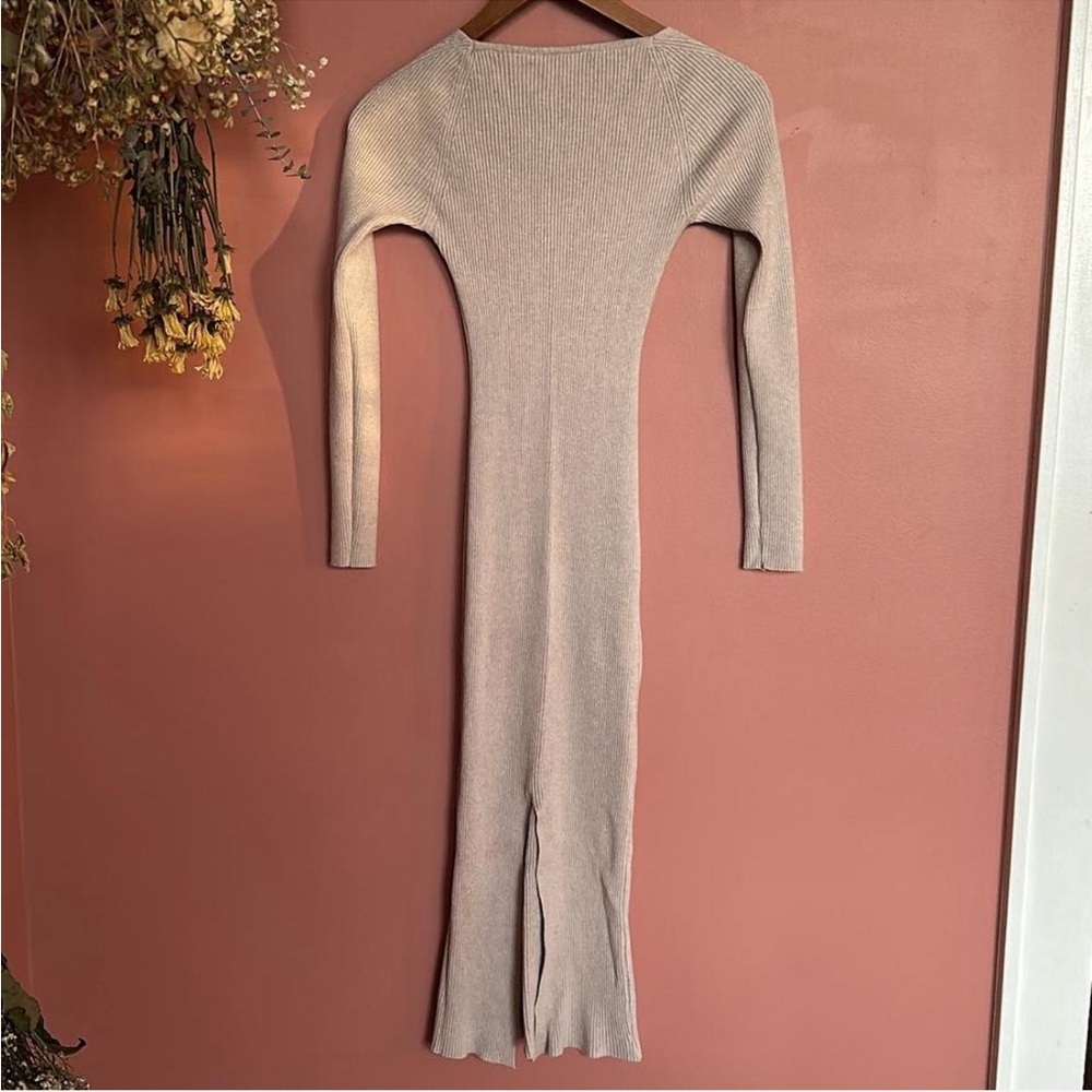 Elegant Tan Ribbed Knit Dress - Picture 4 of 4